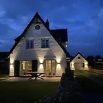 Ferienhaus Horsa Hoog - Luxus, Lage, Leichtigkeit Mit Wellenrauschen In Wenningstedt Sylt