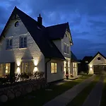 Ferienhaus Horsa Hoog - Luxus, Lage, Leichtigkeit Mit Wellenrauschen In Wenningstedt Sylt